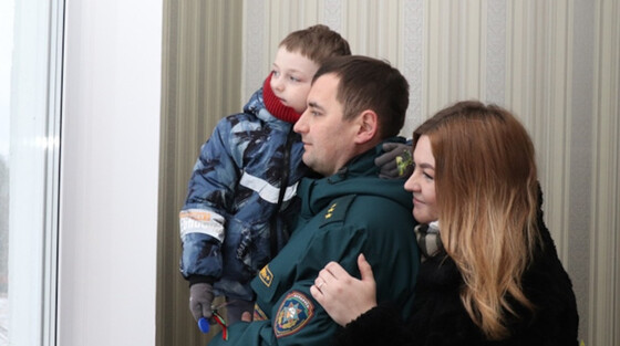 Ключи от арендных квартир вручили 21 спасателю Витебской области