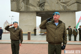 Попрощались с боевым знаменем. В Витебске прошла торжественная демобилизация военнослужащих 103-й воздушно-десантной бригады Попрощались с боевым знаменем. В Витебске прошла торжественная демобилизация военнослужащих 103-й воздушно-десантной бригады