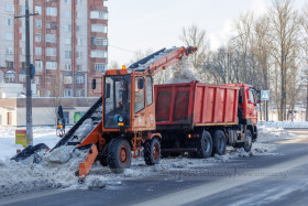 Расчистка улиц и вывоз снега: коммунальщики ускоряют приход весны в Витебск