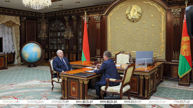 Lukashenko sees trade unions as pillar of social stability