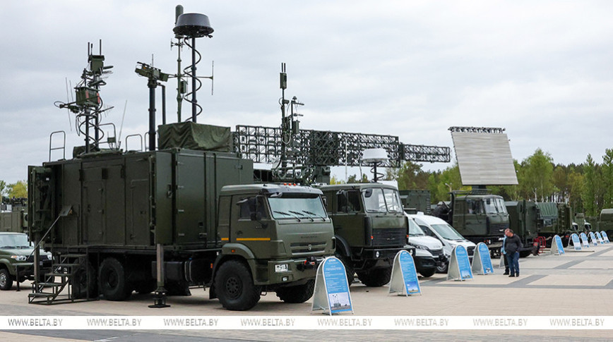Lukashenko: Belarus’ military industry complex is among priority high-tech sectors of economy