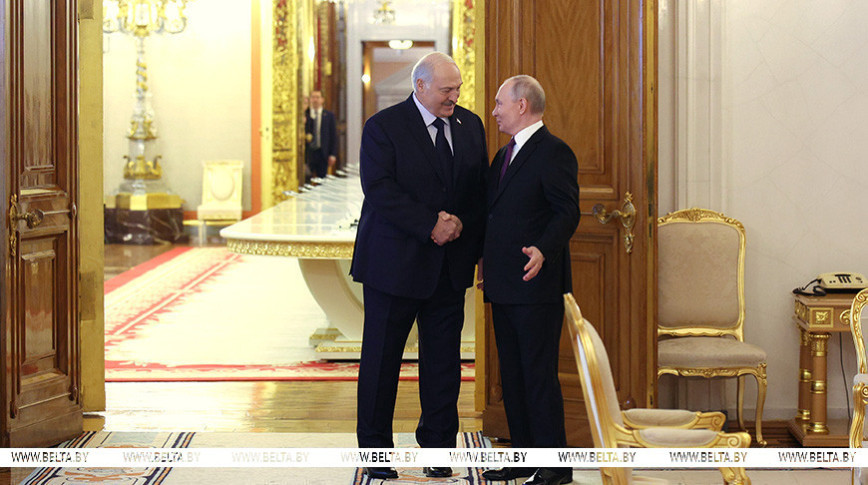 Lukashenko, Putin talk one-on-one before Supreme State Council session