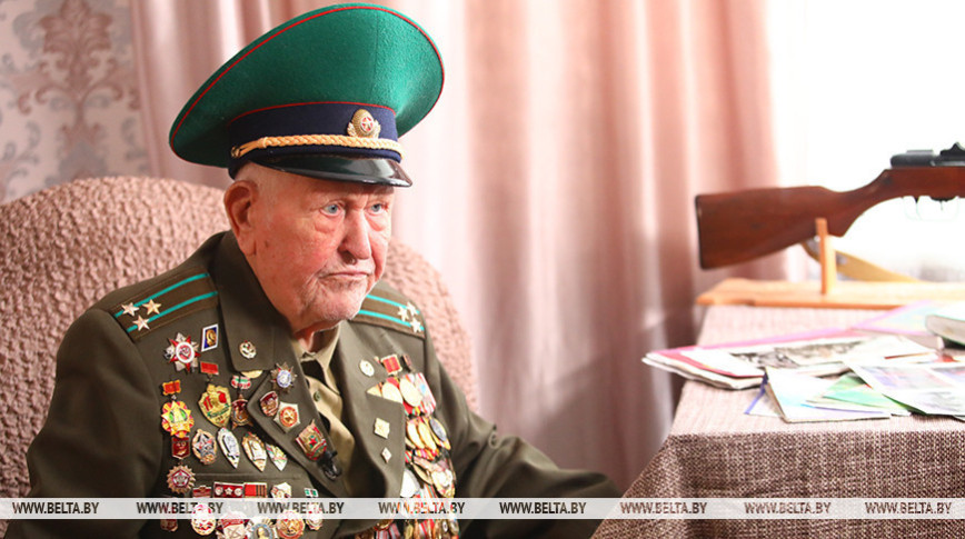 Lukashenko sends 100th birthday greetings to war veteran Vasily Davzhonok Lukashenko sends 100th birthday greetings to war veteran Vasily Davzhonok