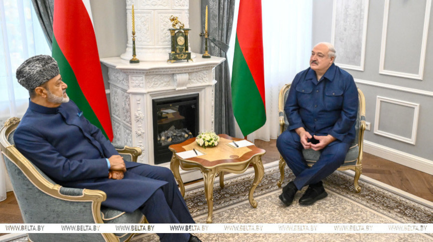 Leaders of Belarus, Oman continue talks in informal setting